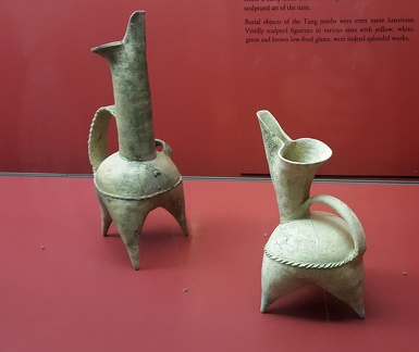 White Pottery guei-pitchers